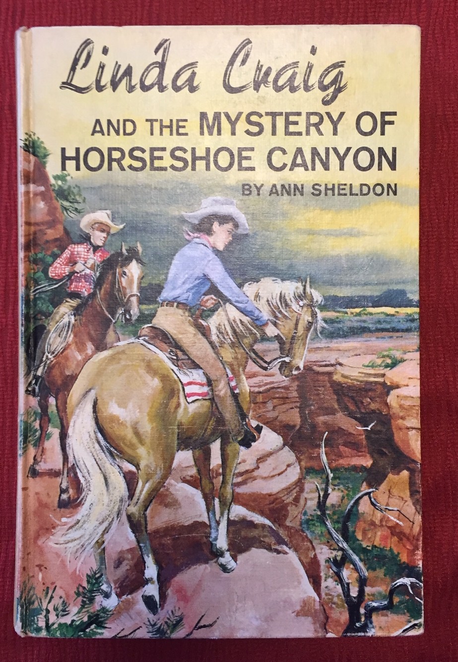 Linda Craig and the Mystery of Horseshoe Canyon